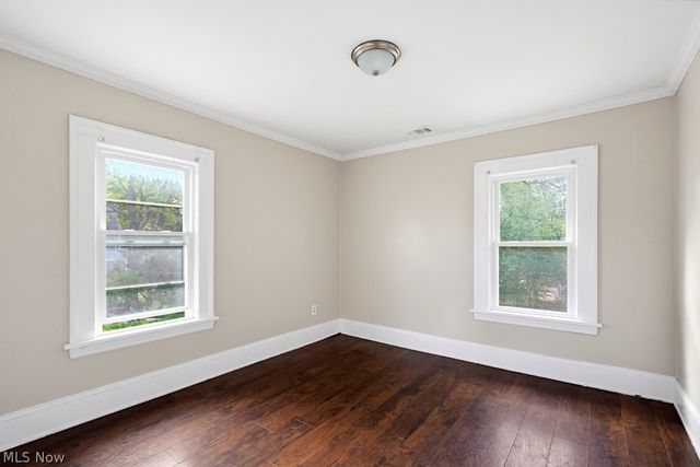 17930 Chagrin Boulevard, Shaker Heights, OH 44122