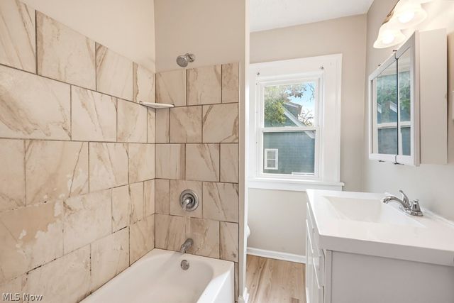 17930 Chagrin Boulevard, Shaker Heights, OH 44122