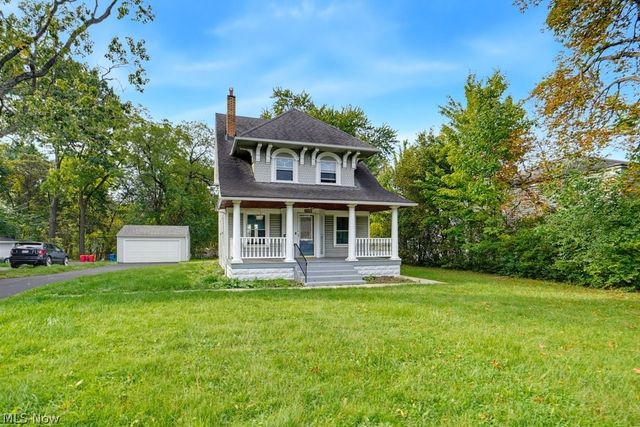 17930 Chagrin Boulevard, Shaker Heights, OH 44122