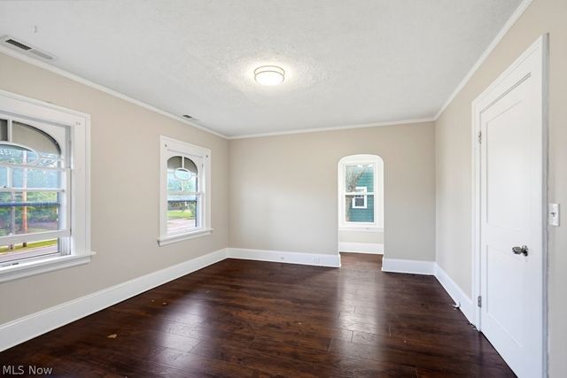17930 Chagrin Boulevard, Shaker Heights, OH 44122