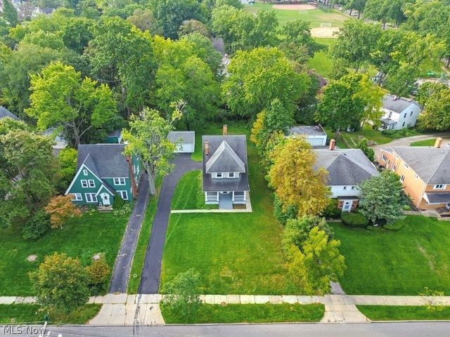 17930 Chagrin Boulevard, Shaker Heights, OH 44122