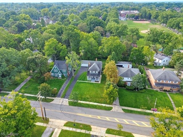 17930 Chagrin Boulevard, Shaker Heights, OH 44122