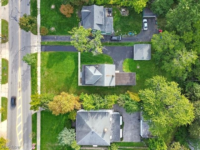 17930 Chagrin Boulevard, Shaker Heights, OH 44122