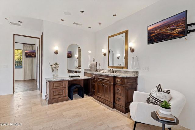 9820 E THOMPSON PEAK Parkway 648, Scottsdale, AZ 85255