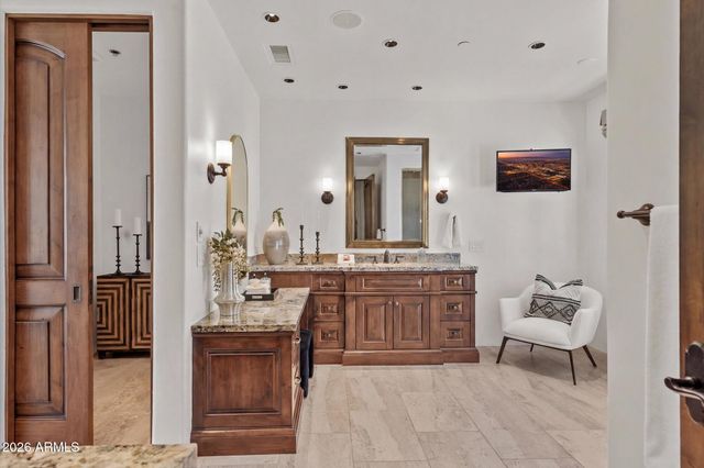 9820 E THOMPSON PEAK Parkway 648, Scottsdale, AZ 85255