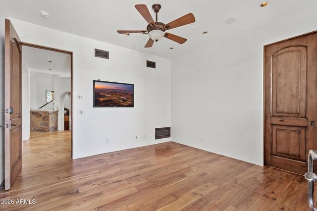 9820 E THOMPSON PEAK Parkway 648, Scottsdale, AZ 85255