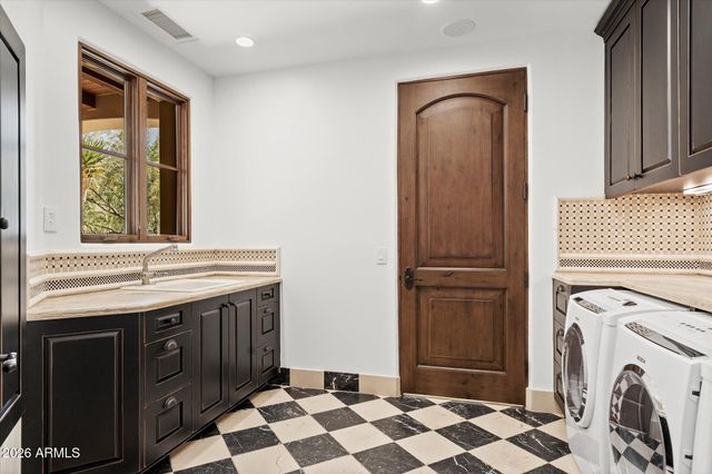 9820 E THOMPSON PEAK Parkway 648, Scottsdale, AZ 85255