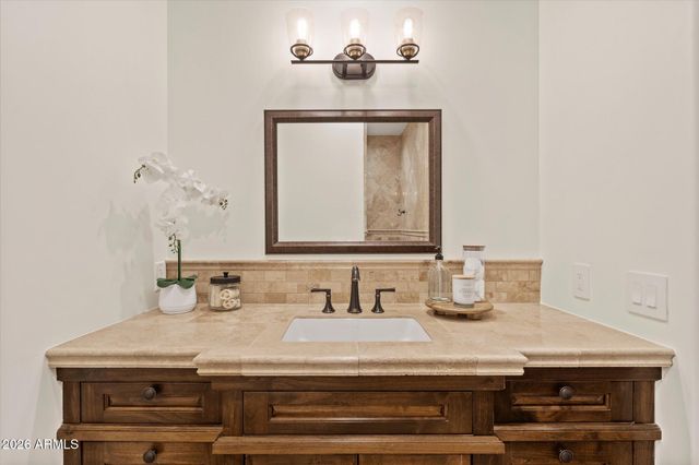 9820 E THOMPSON PEAK Parkway 648, Scottsdale, AZ 85255