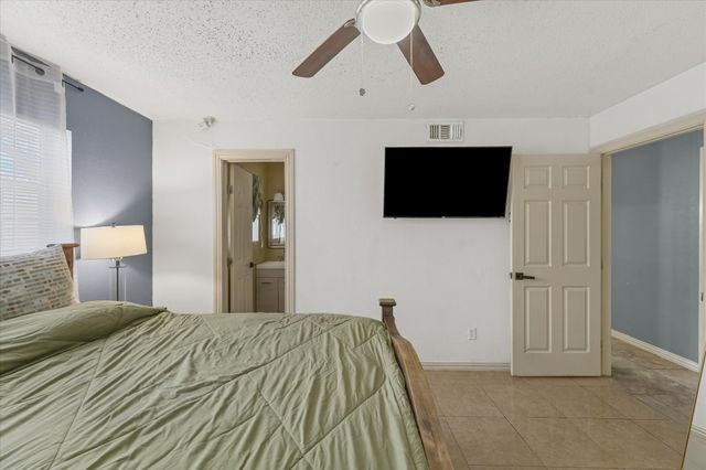 1605 E Lovers Lane, Arlington, TX 76010