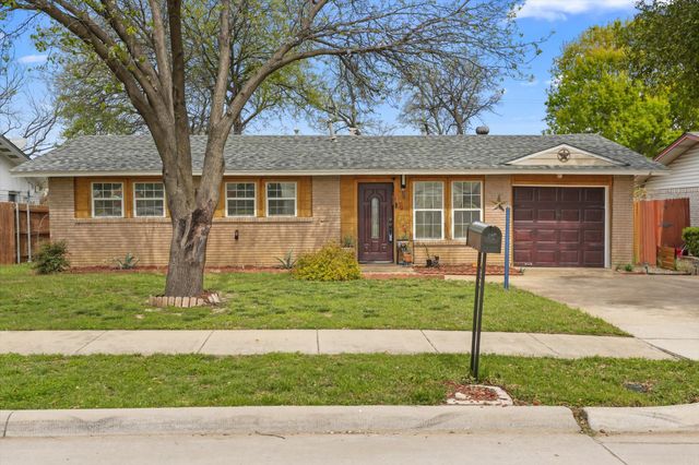 1605 E Lovers Lane, Arlington, TX 76010