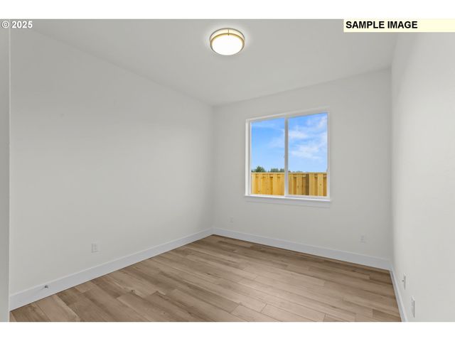 2243 E OTTER Loop 58, La Center, WA 98629