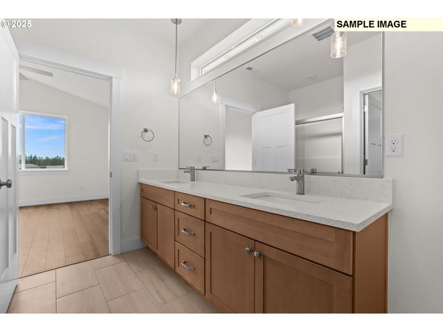 2243 E OTTER Loop 58, La Center, WA 98629