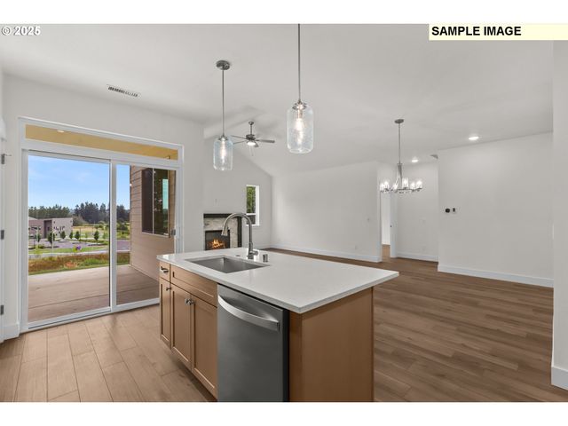 2243 E OTTER Loop 58, La Center, WA 98629