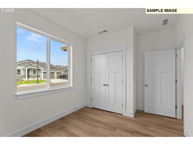 2243 E OTTER Loop 58, La Center, WA 98629