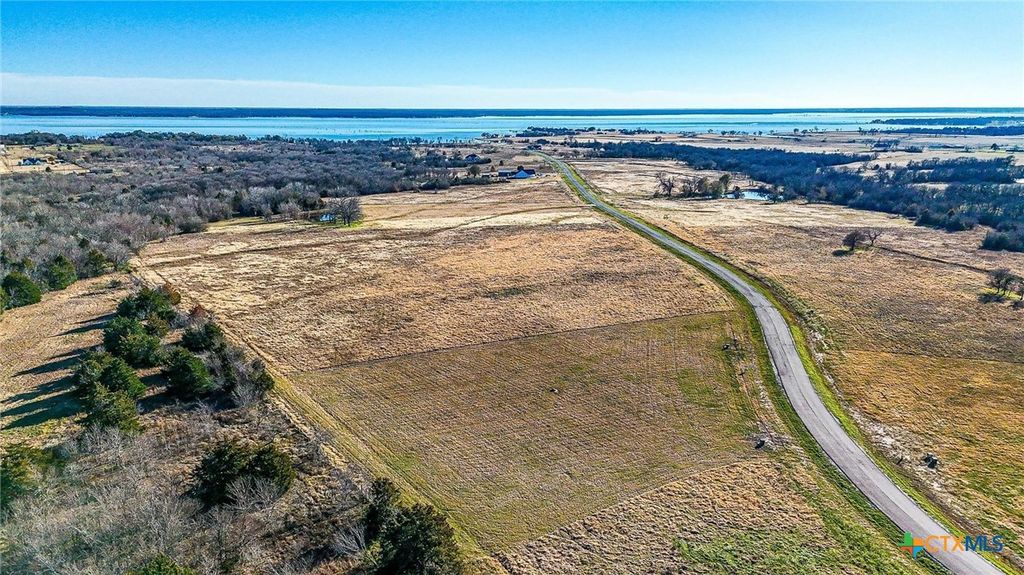 Image 4 of property listing at Lot 70 Stillwater Shores, Corsicana, TX 75109