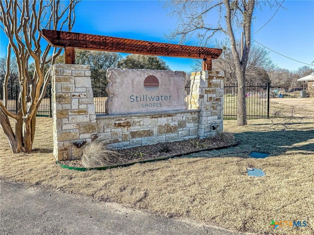 Image 7 of property listing at Lot 70 Stillwater Shores, Corsicana, TX 75109