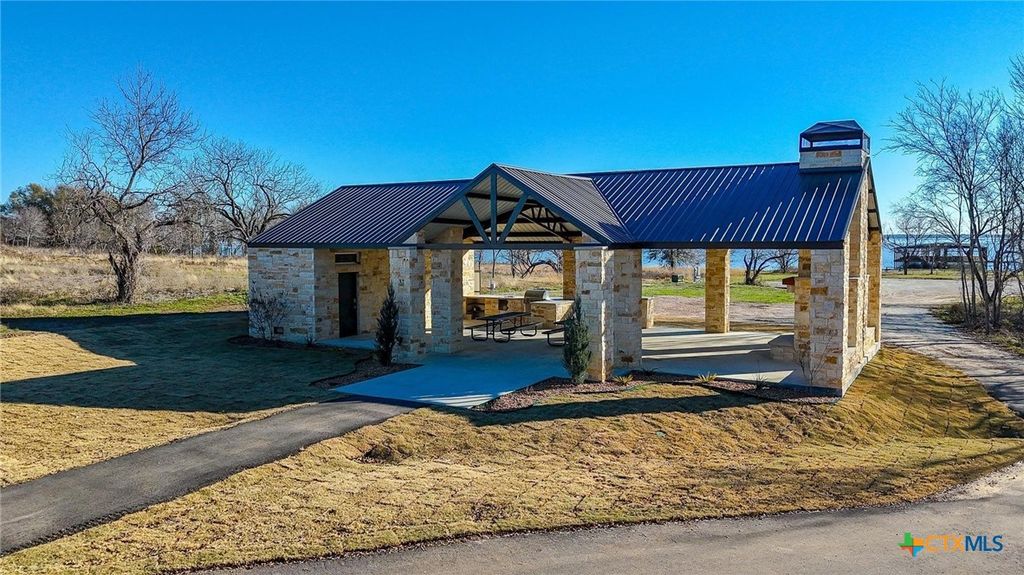 Image 9 of property listing at Lot 70 Stillwater Shores, Corsicana, TX 75109