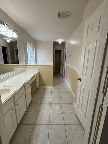 903 Christopher, Baytown, TX 77521