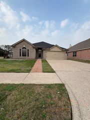903 Christopher, Baytown, TX 77521