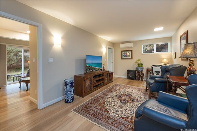6046 Haleola Street, Honolulu, HI 96821