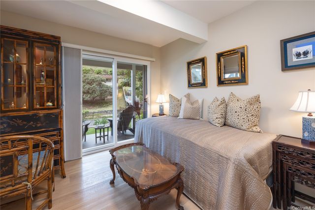 6046 Haleola Street, Honolulu, HI 96821