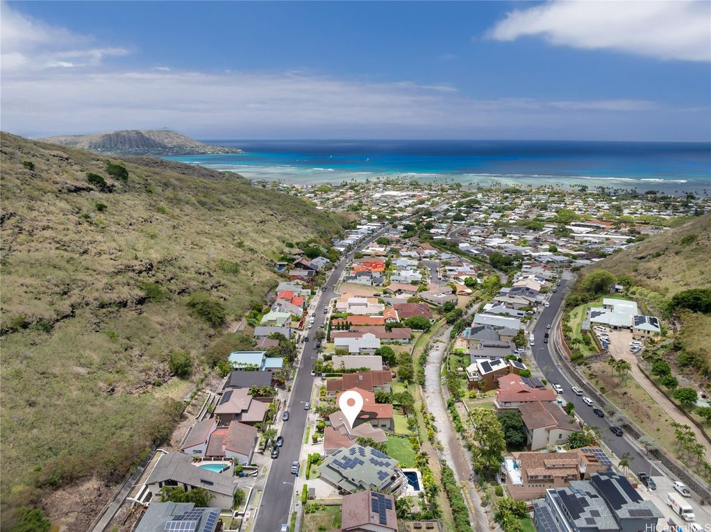 6046 Haleola Street, Honolulu, HI 96821