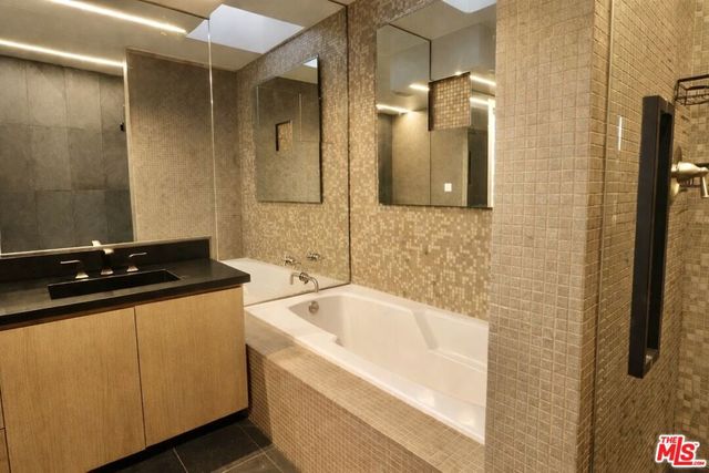 8810 Hollywood Boulevard, Los Angeles, CA 90069