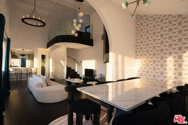 8810 Hollywood Boulevard, Los Angeles, CA 90069