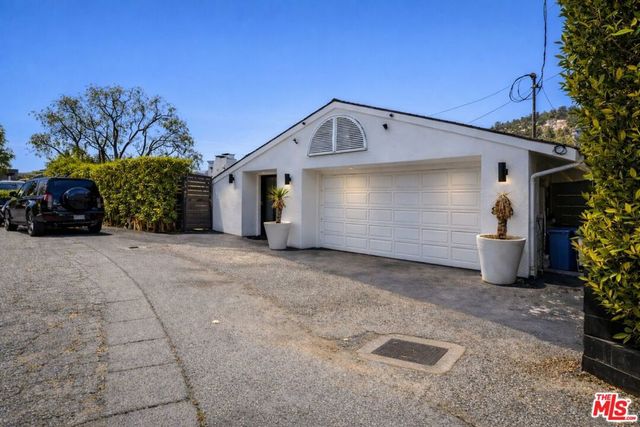 8810 Hollywood Boulevard, Los Angeles, CA 90069