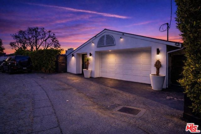 8810 Hollywood Boulevard, Los Angeles, CA 90069