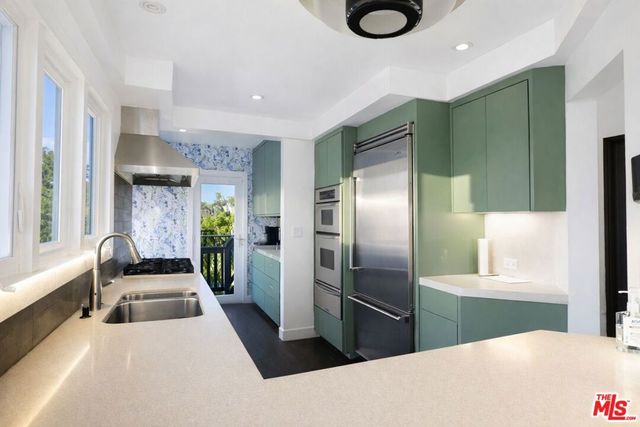 8810 Hollywood Boulevard, Los Angeles, CA 90069