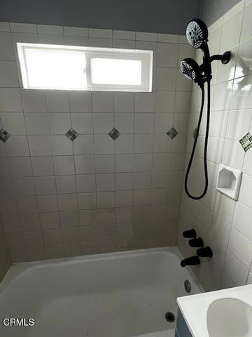 318 320 E Market Street, Long Beach, CA 90805
