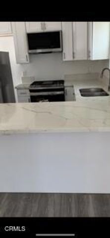 318 320 E Market Street, Long Beach, CA 90805