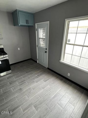 318 320 E Market Street, Long Beach, CA 90805