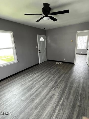 318 320 E Market Street, Long Beach, CA 90805