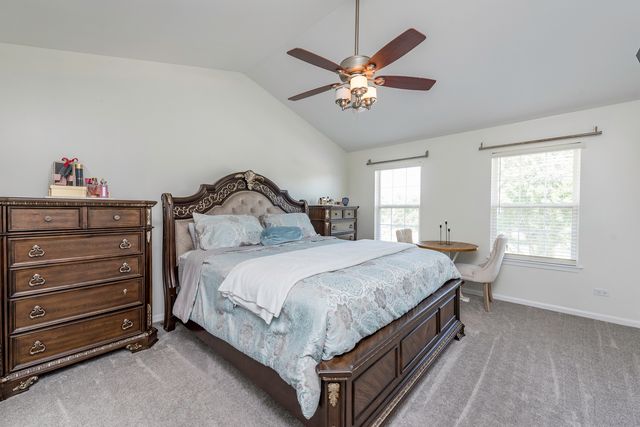 1650 Natures Way, Lindenhurst, IL 60046