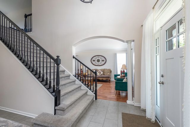 1650 Natures Way, Lindenhurst, IL 60046