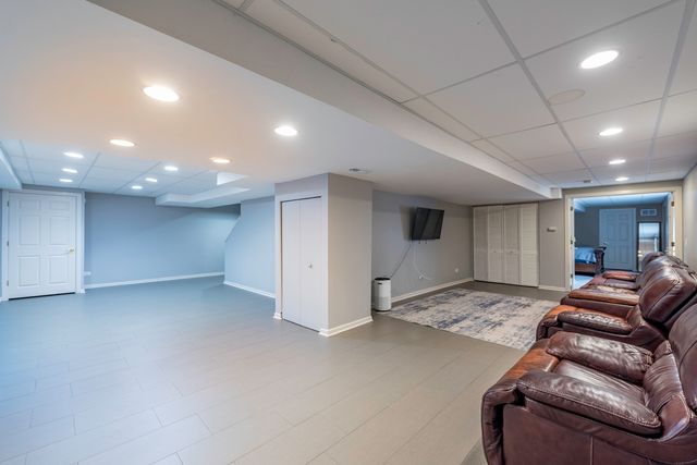 1650 Natures Way, Lindenhurst, IL 60046