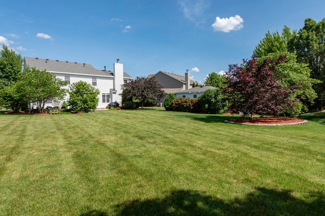 1650 Natures Way, Lindenhurst, IL 60046