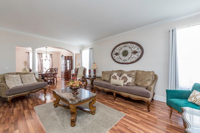 1650 Natures Way, Lindenhurst, IL 60046