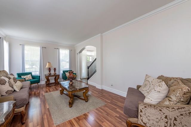 1650 Natures Way, Lindenhurst, IL 60046