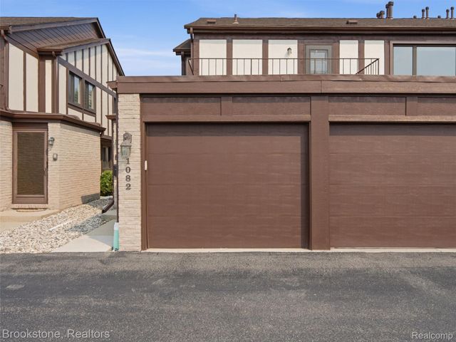 1082 Country Club Drive 84, St. Clair Shores, MI 48082