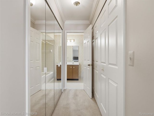 1082 Country Club Drive 84, St. Clair Shores, MI 48082
