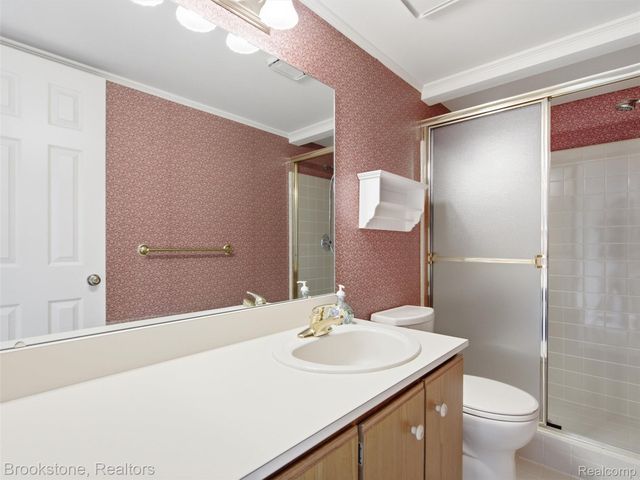 1082 Country Club Drive 84, St. Clair Shores, MI 48082