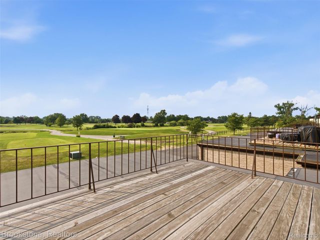 1082 Country Club Drive 84, St. Clair Shores, MI 48082