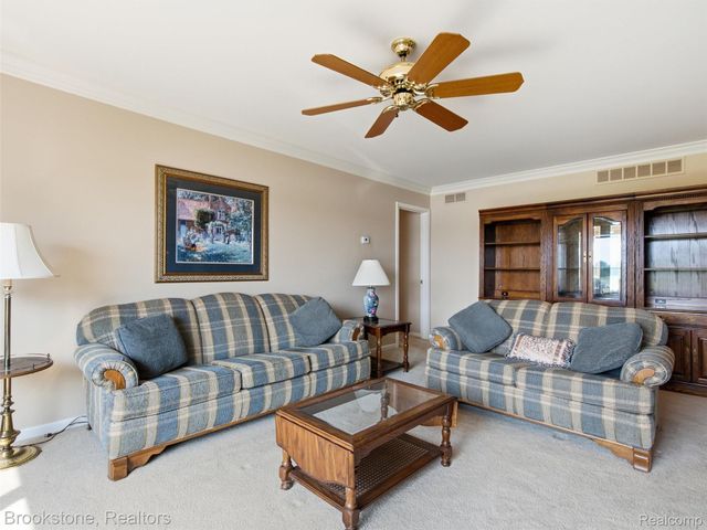 1082 Country Club Drive 84, St. Clair Shores, MI 48082