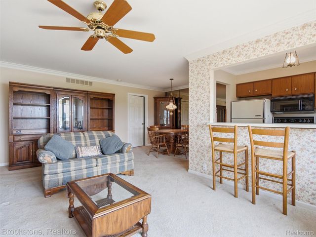1082 Country Club Drive 84, St. Clair Shores, MI 48082