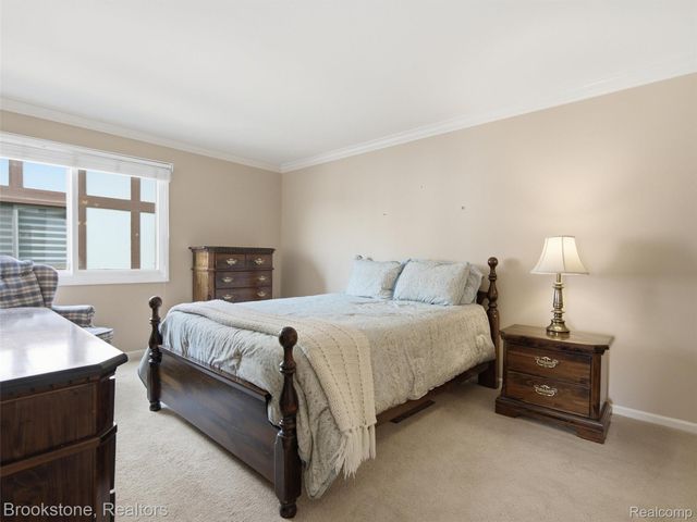 1082 Country Club Drive 84, St. Clair Shores, MI 48082