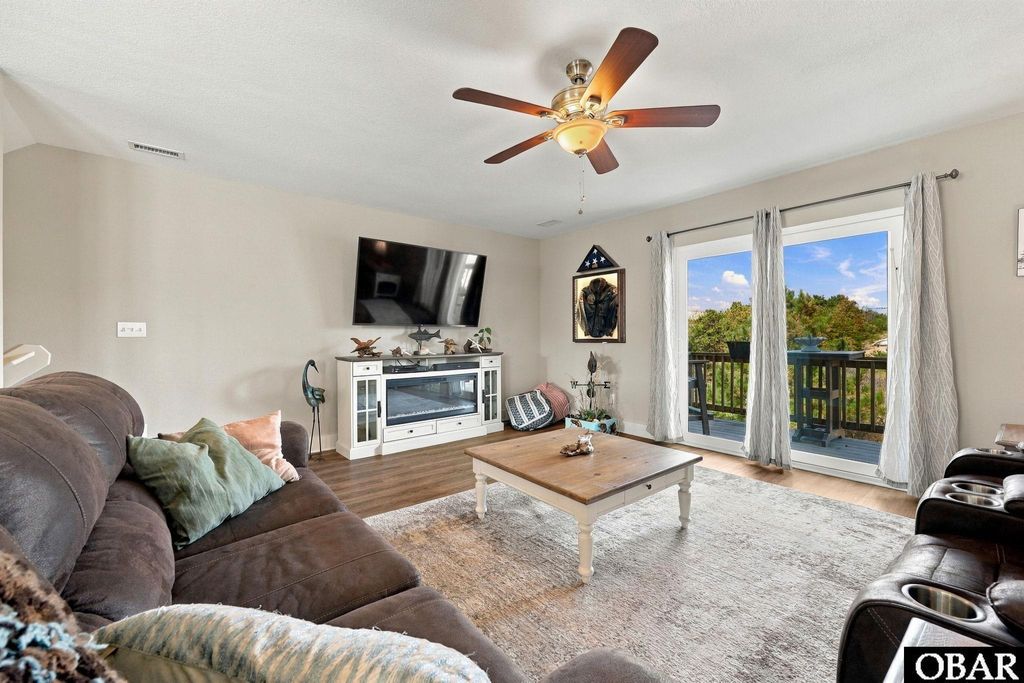Image 4 of property listing at 902 W Corrigan Street, Kill Devil Hills, NC 27948