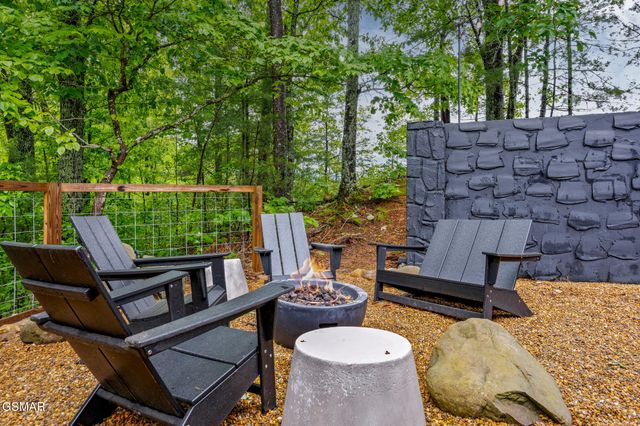 4155 Dollys Drive, Sevierville, TN 37876